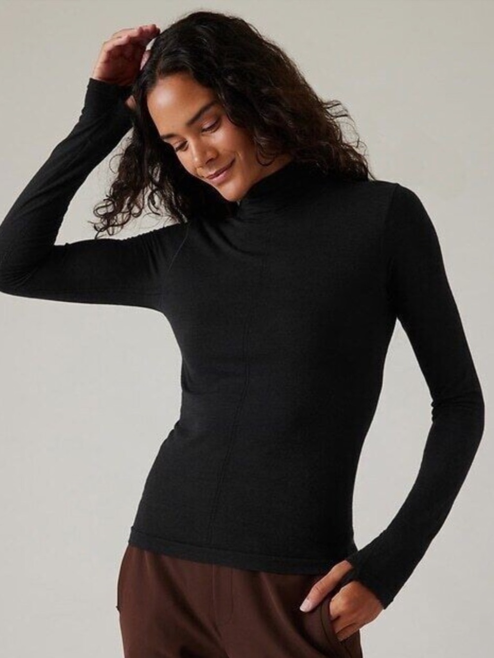 Athleta Ascent Seamless Turtleneck in Black Size Small